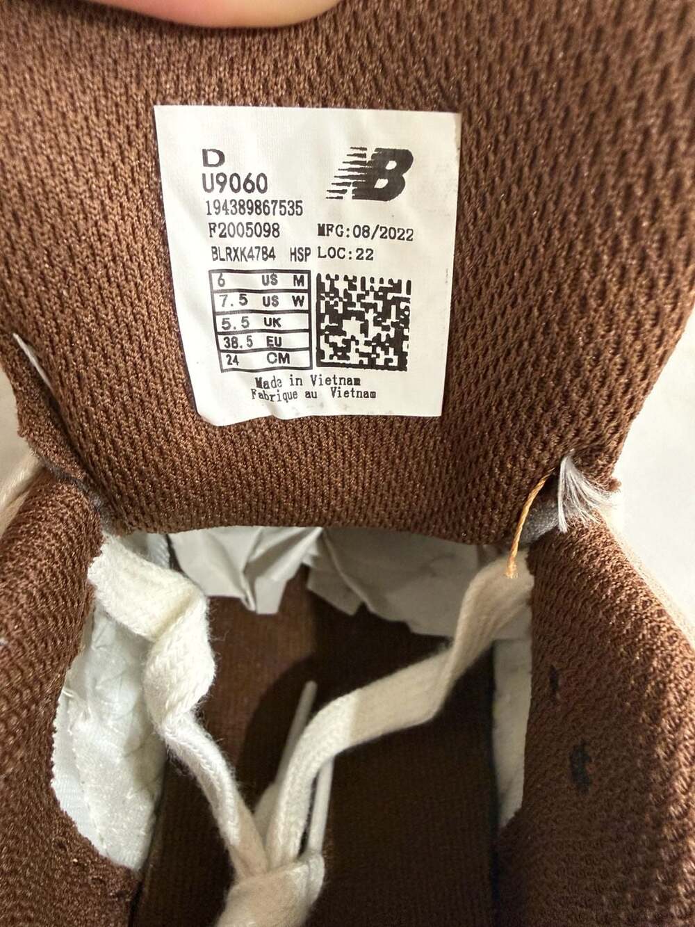 New Balance 9060 Size 6 Mens Brown - Picture 3 of 6